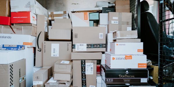Personal parcel shipping from Dubai